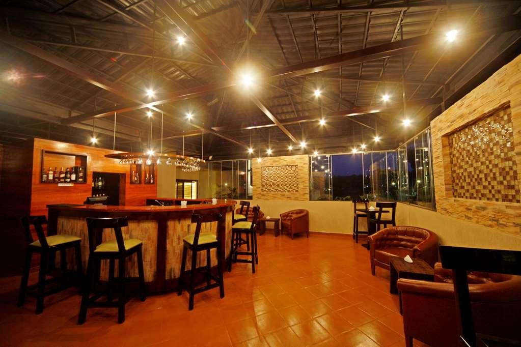 Best Western Premier Garden Hotel אנטבה מסעדה תמונה