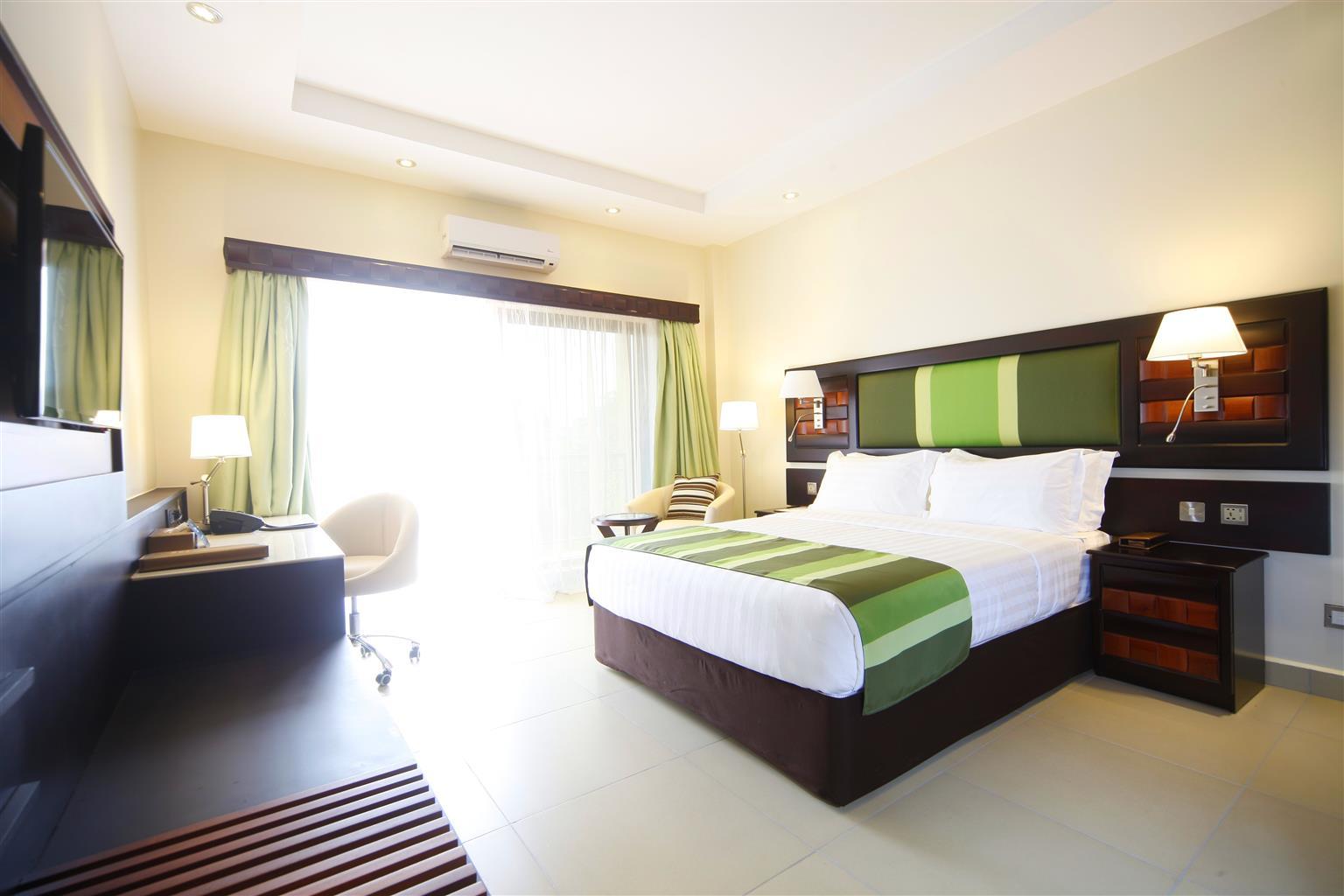 Best Western Premier Garden Hotel אנטבה מראה חיצוני תמונה