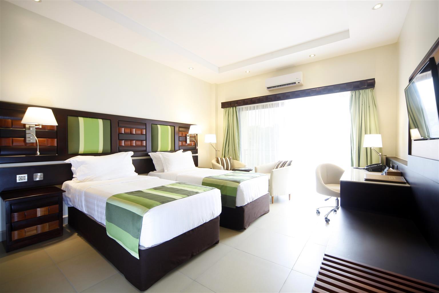 Best Western Premier Garden Hotel אנטבה מראה חיצוני תמונה