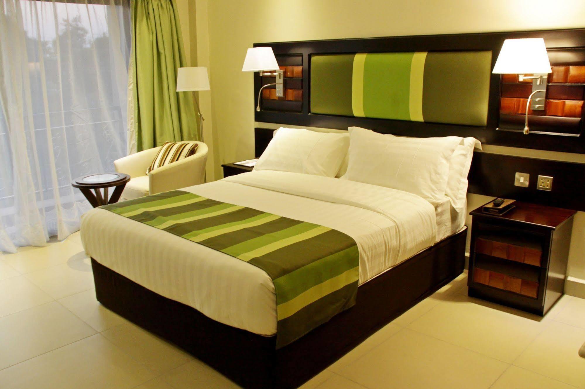 Best Western Premier Garden Hotel אנטבה מראה חיצוני תמונה