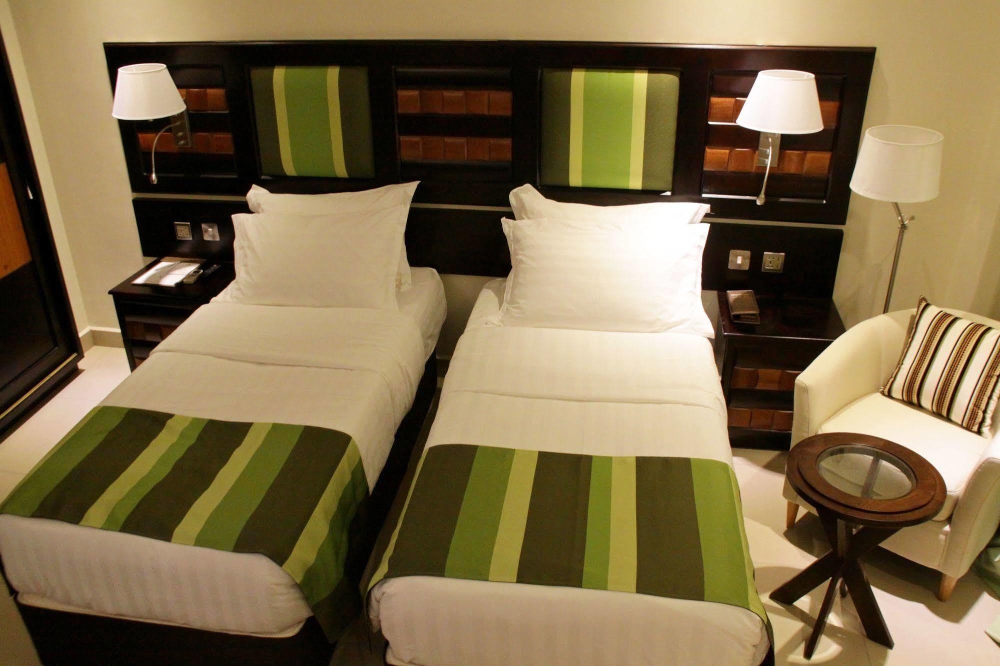 Best Western Premier Garden Hotel אנטבה מראה חיצוני תמונה